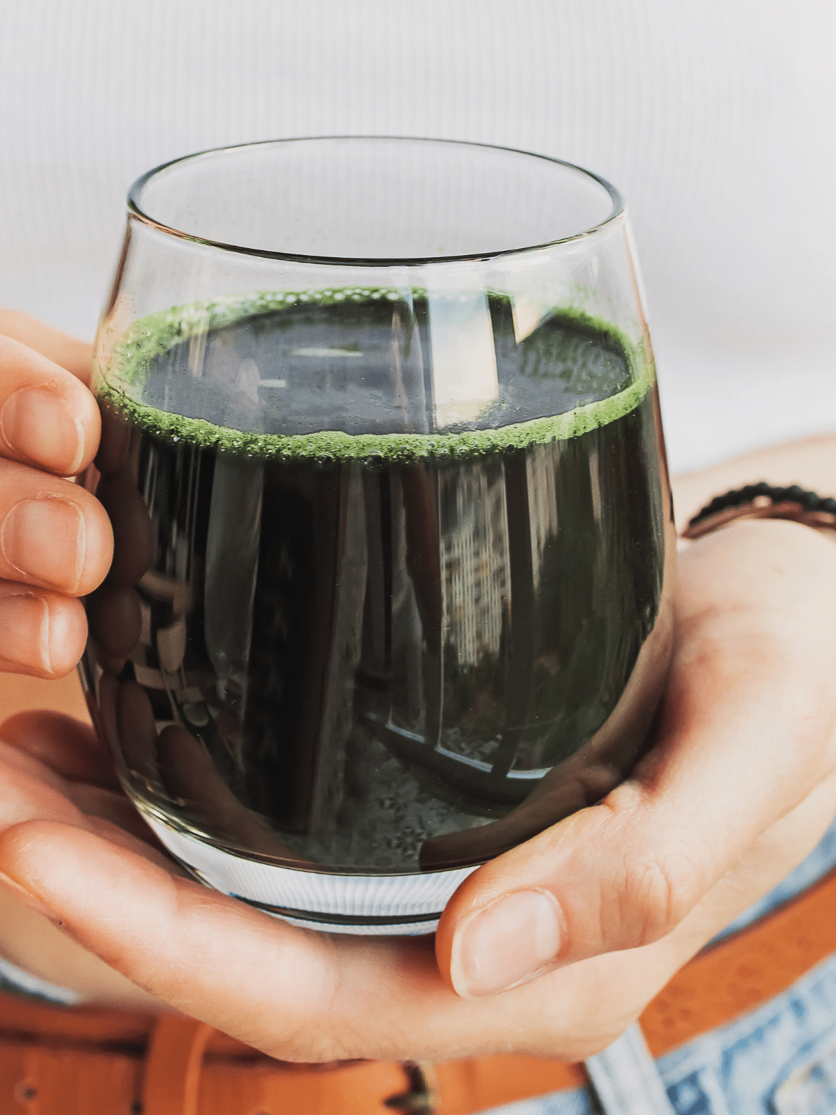 INSIDEOUT - la spiruline est-elle vraiament utile article verre